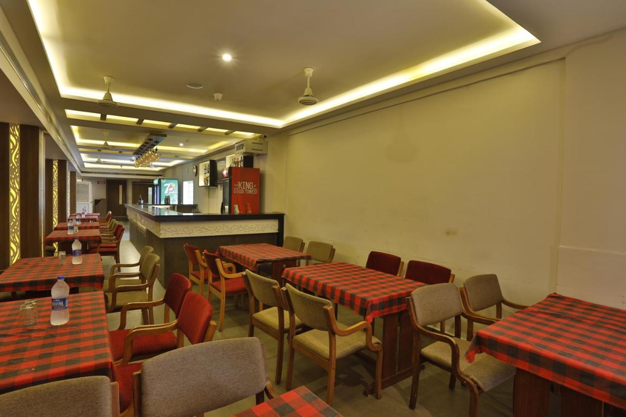 Hotel Panchavady Tiruvalla Exteriér fotografie