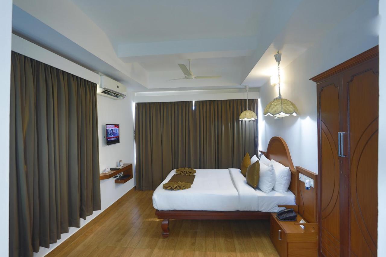 Hotel Panchavady Tiruvalla Exteriér fotografie